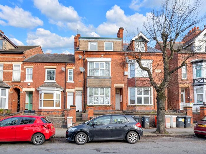 4 Bedroom Terraced House For Sale In Hinckley Road, Leicester, LE3