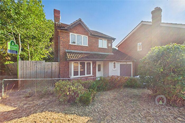 3 Bedroom Detached House For Sale In Bourton Close, West Hunsbury, Northampton, Northamptonshire, NN4