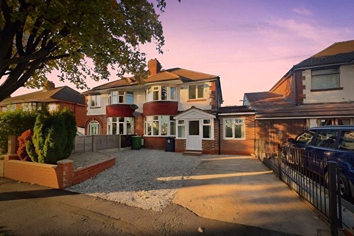 4 Bedroom Semi-detached House To Rent In Romsey Road, Wolverhampton, West Midlands, WV10