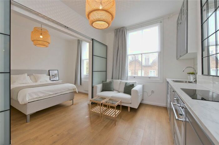 1 Bedroom Flat To Rent In Moore Park Road, London, SW6