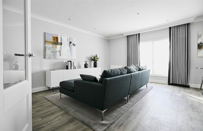 2 Bedroom Flat To Rent In Trocette Mansions, Bermondsey Street, London, SE1