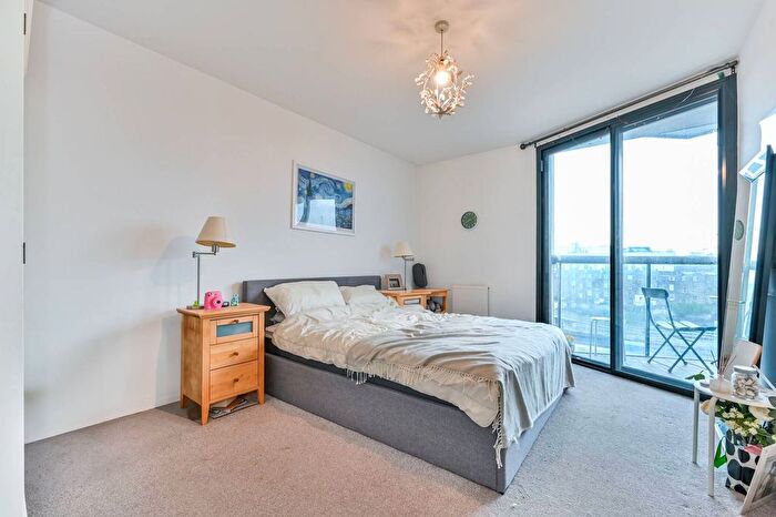 1 Bedroom Flat To Rent In Park Village East, Mornington Crescent, London, NW1