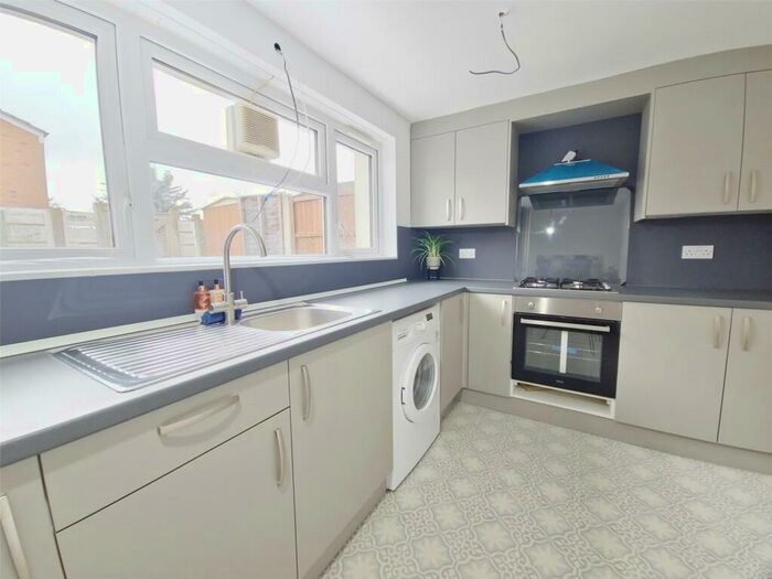 1 Bedroom Apartment To Rent In Heaton Avenue, Romford, RM3