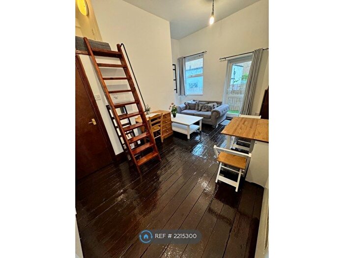 1 Bedroom Flat To Rent In Camden High Street, London, NW1