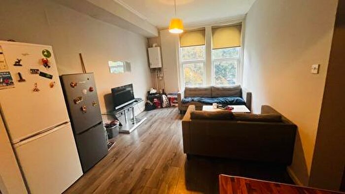 4 Bedroom House To Rent In St Michaels Road, Leeds, LS6