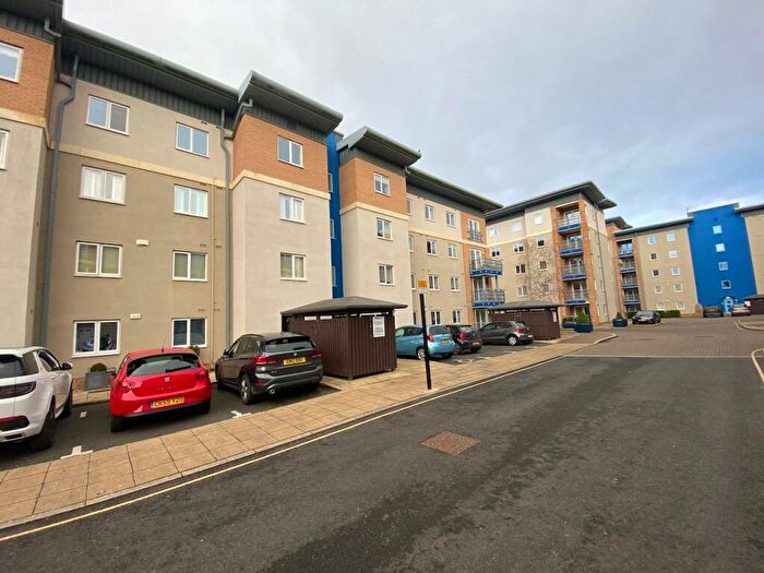 2 Bedroom Flat To Rent In Knightsbridge Court, Gosforth, Newcastle Upon Tyne, NE3