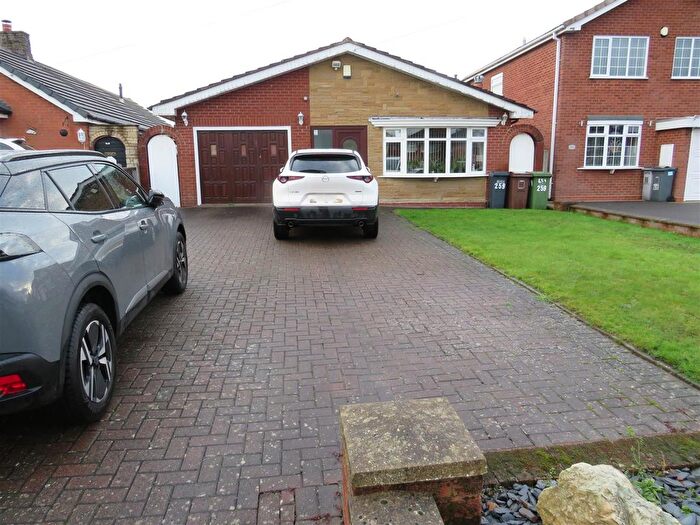 3 Bedroom Detached Bungalow For Sale In Cooks Lane, Kingshurst, Birmingham, B37