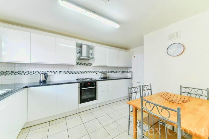 2 Bedroom Flat To Rent In Finn House, Bevenden Street, Old Street, N1