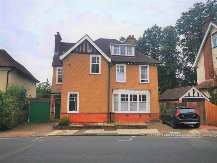 3 Bedroom Detached House To Rent In Hall Place Gardens, St. Albans, AL1