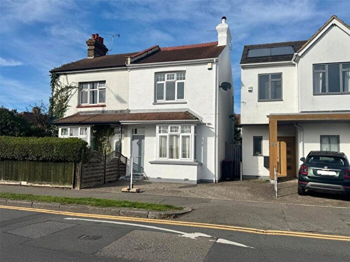 3 Bedroom Semi Detached House For Sale In Prittlewell Chase, Westcliff-on-Sea, Essex, SS0