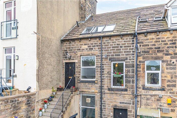 2 Bedroom Apartment For Sale In Back Weston Road, Ilkley, West Yorkshire, LS29
