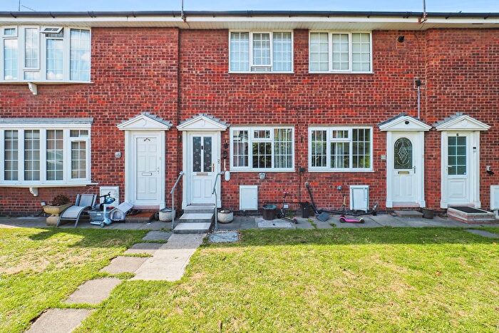 2 Bedroom Maisonette For Sale In Sherwood Court, Beeston, Nottingham, Nottinghamshire, NG9