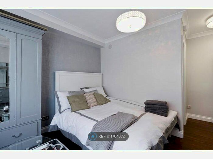 3 Bedroom Flat To Rent In Uxbridge Road, Ealing, W5