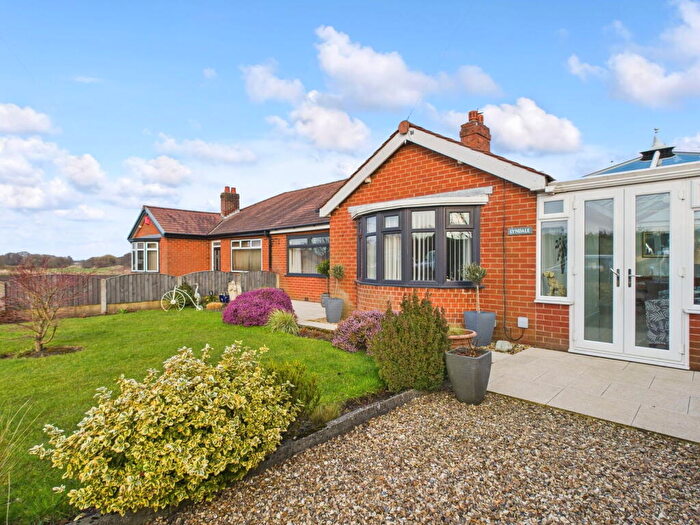 3 Bedroom Semi-Detached Bungalow For Sale In Moss Lane, Burscough, L40