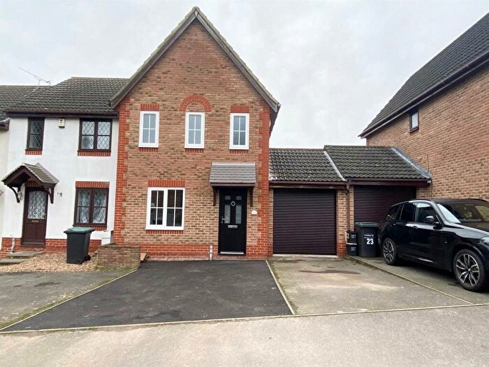 3 Bedroom End Of Terrace House To Rent In Rosebank Gardens, Northfleet, Gravesend, DA11