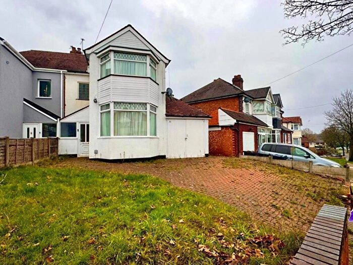 3 Bedroom Semi Detached House For Sale In Elmbridge Road, Kingstanding, Birmingham, B44