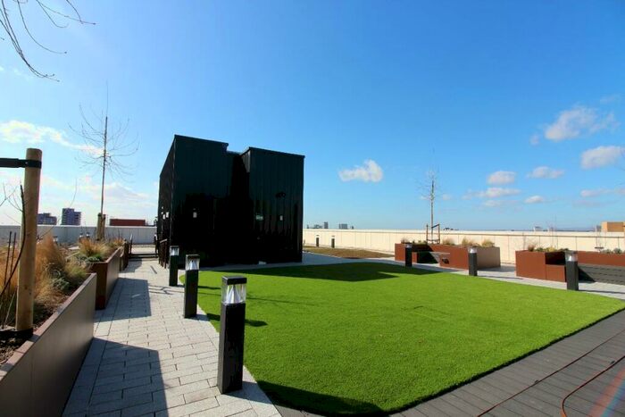 1 Bedroom Apartment To Rent In St Georges Gardens, Castlefield, M15