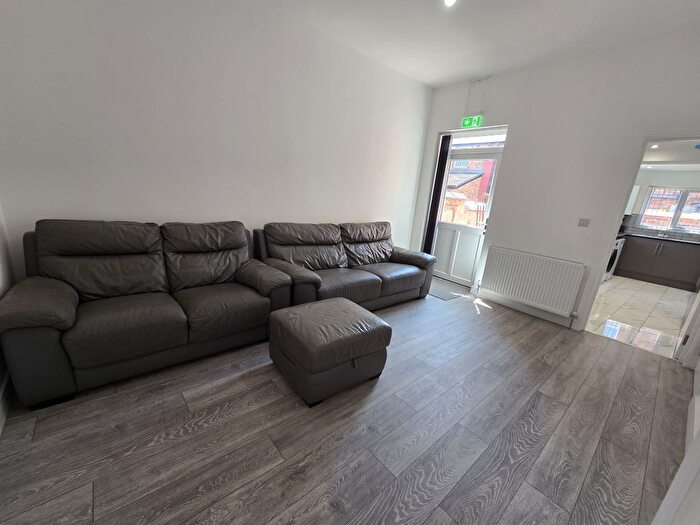 3 Bedroom Terraced House To Rent In Denham Street, Manchester, M13