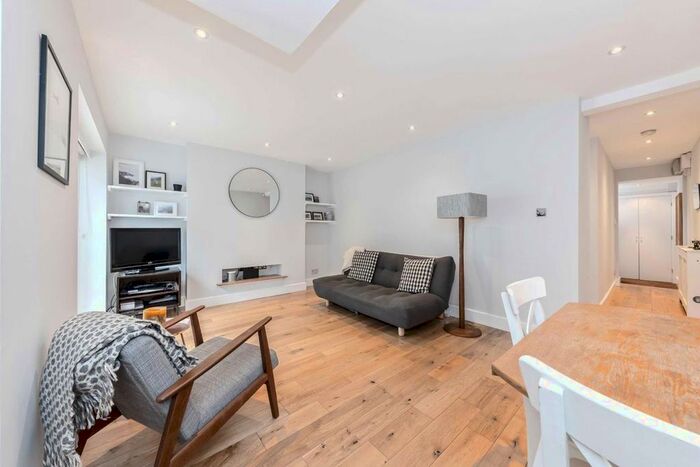 1 Bedroom Flat To Rent In Byrne Road, London, SW12