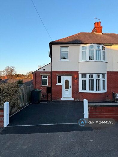 3 Bedroom Semi-Detached House To Rent In Beadon Avenue, Huddersfield, HD5