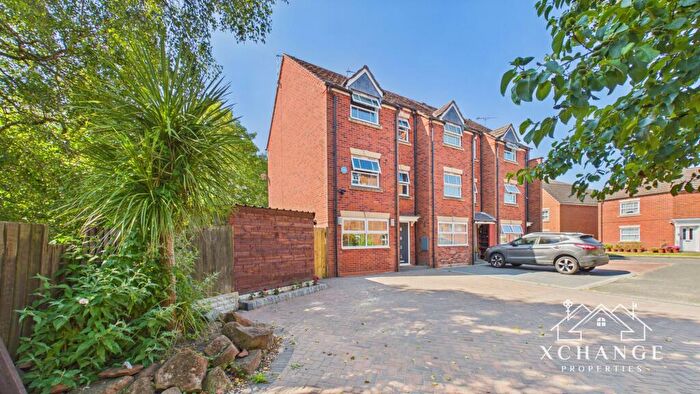 4 Bedroom Terraced House For Sale In Clarkson Close, Nuneaton, CV11