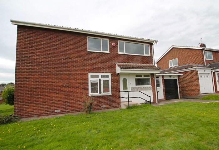 3 Bedroom Semi-Detached House To Rent In Briarlea, Shiney Row, Houghton-Le-Spring, DH4