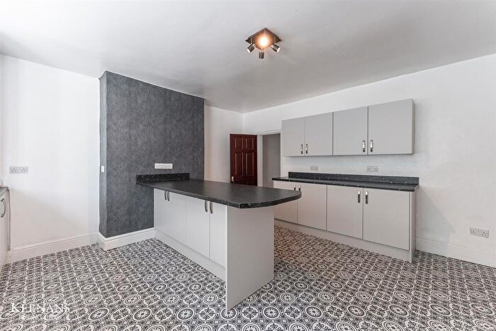 5 Bedroom Terraced House To Rent In Rochdale Road, Britannia, Bacup, OL13