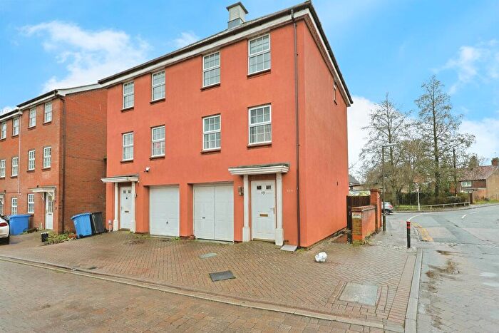 3 Bedroom Semi Detached House For Sale In Copenhagen Way, Norwich, NR3