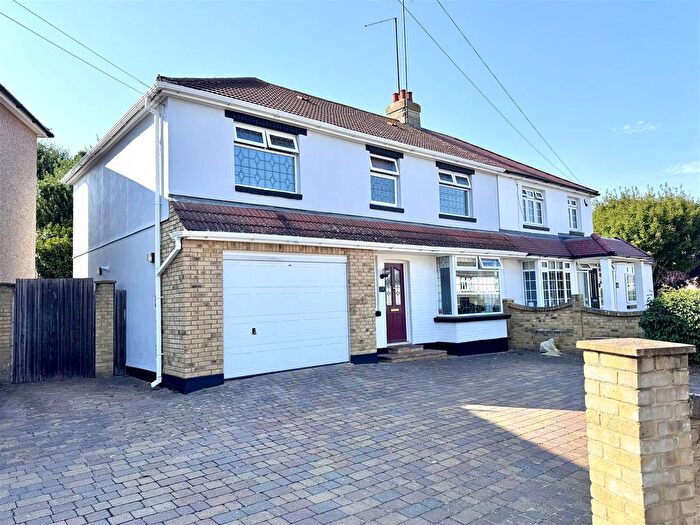 4 Bedroom Semi Detached House For Sale In Midfield Avenue, Barnehurst, DA7
