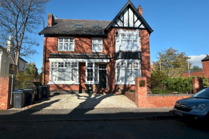 2 Bedroom Flat To Rent In For Working Professional, Post-graduates Or Medical Staff Harborne, Birmingham, B17