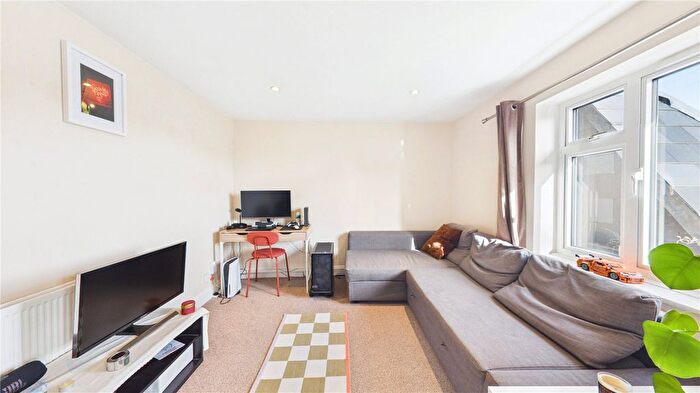 1 Bedroom Flat For Sale In The Green, Ealing, London, W5