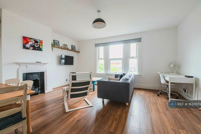 2 Bedroom Flat To Rent In Lea Bridge Road, London, E10