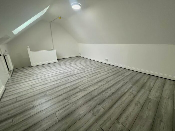 2 Bedroom Flat To Rent In Cardiff Road, Luton, LU1