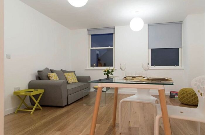 1 Bedroom Flat To Rent In Caroline Street, London, E1