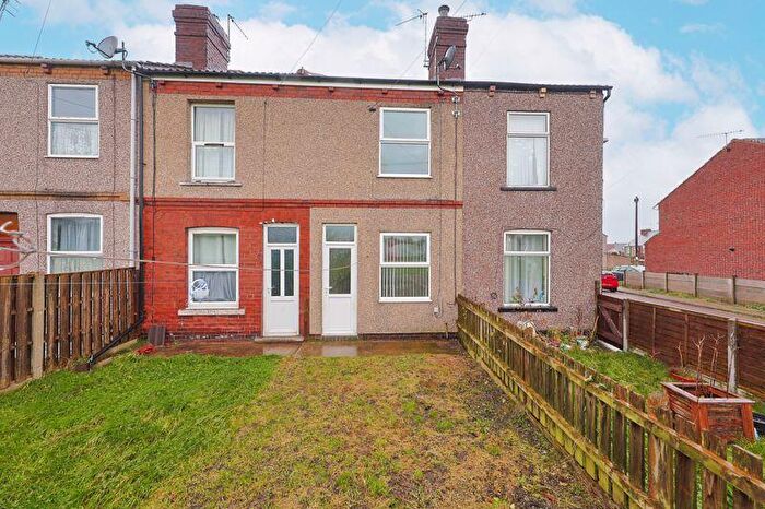 2 Bedroom Terraced House For Sale In Park Street, Chesterfield, S40