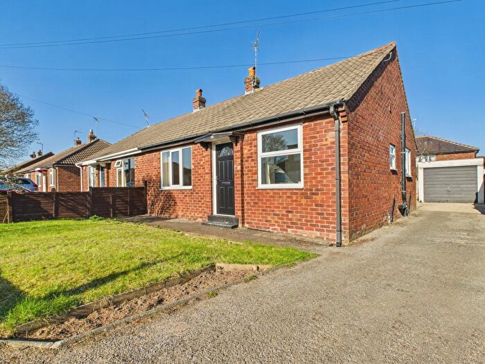 2 Bedroom Bungalow To Rent In St Johns Walk, Harrogate, HG1