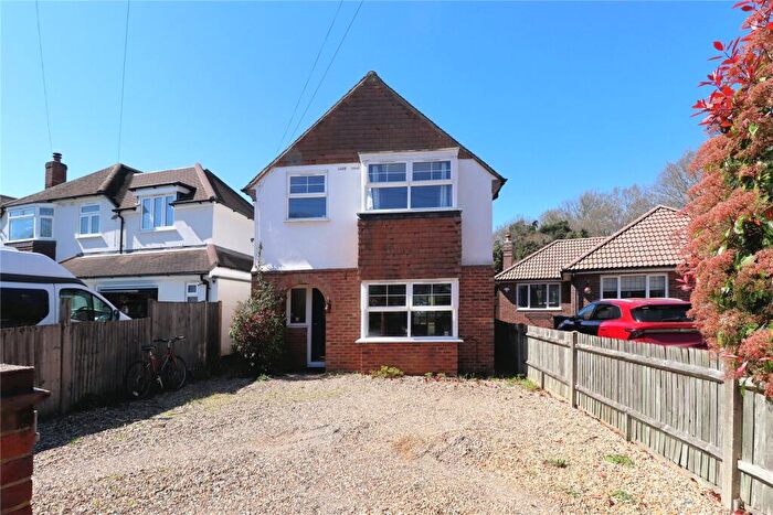 4 Bedroom Detached House For Sale In Cavendish Road, Woking, Surrey, GU22