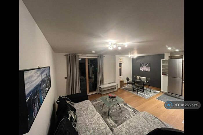 1 Bedroom Flat To Rent In Barton Place, Manchester, M4