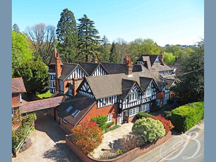 4 Bedroom Country House For Sale In Lower Cookham Road, Maidenhead, SL6