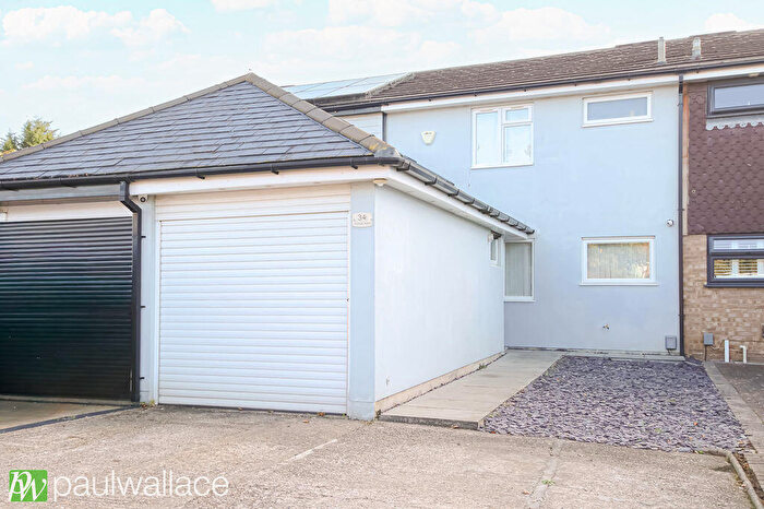 3 Bedroom Terraced House For Sale In Tunfield Road, Hoddesdon, EN11