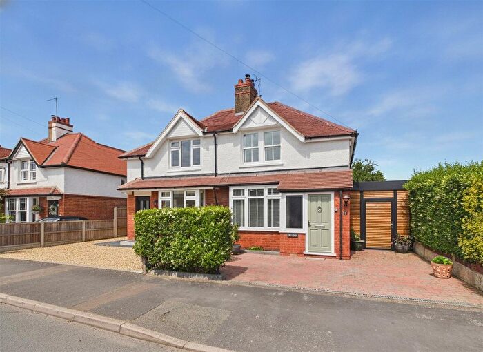 3 Bedroom Semi Detached House For Sale In Rydal Road, Longlevens, Gloucester, GL2