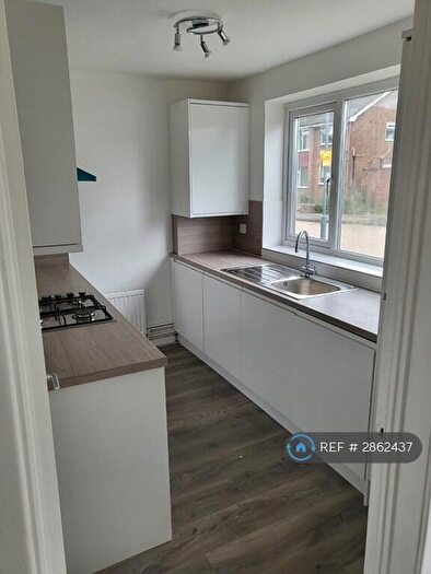 2 Bedroom Flat To Rent In Margaret Way, Ilford, IG4