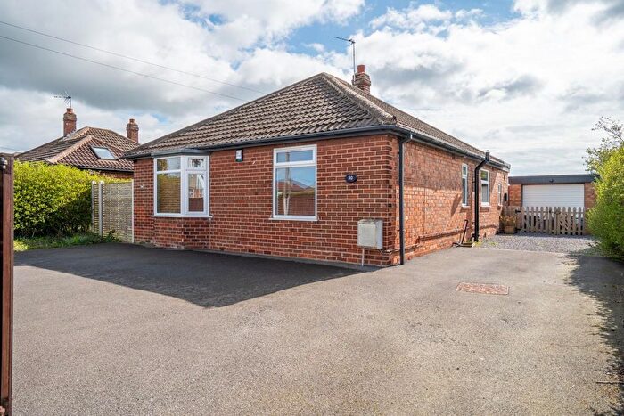 3 Bedroom Bungalow For Sale In Sefton Avenue, York, YO31