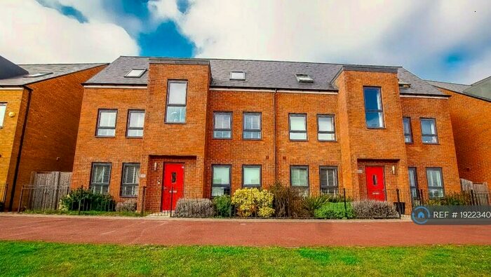 4 Bedroom Terraced House To Rent In Countess Way, Brooklands, Milton Keynes, MK10