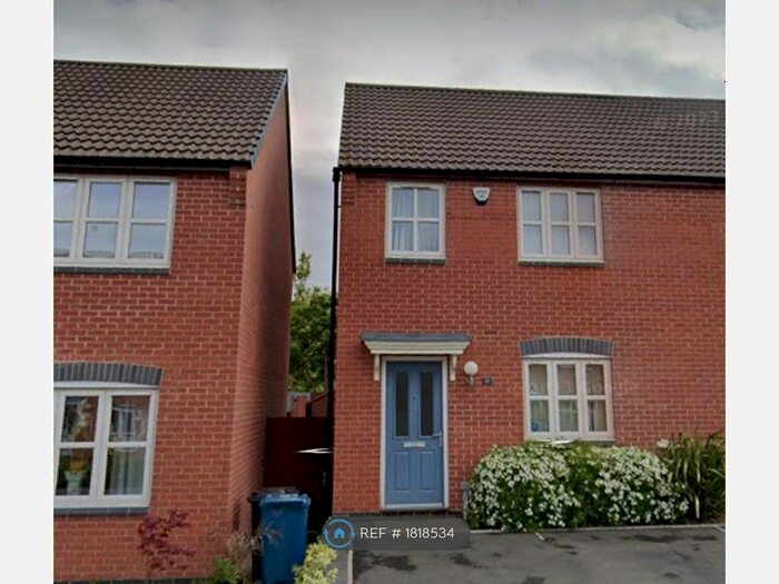 3 Bedroom Semi-Detached House To Rent In Autumn Close, West Bridgford, Nottingham, NG2