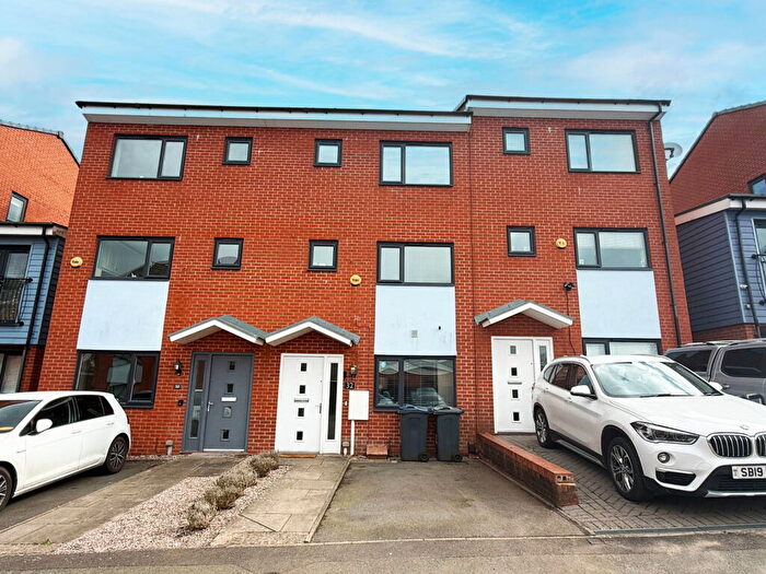 3 Bedroom Terraced House For Sale In Whitlock Grove, Birmingham, B14