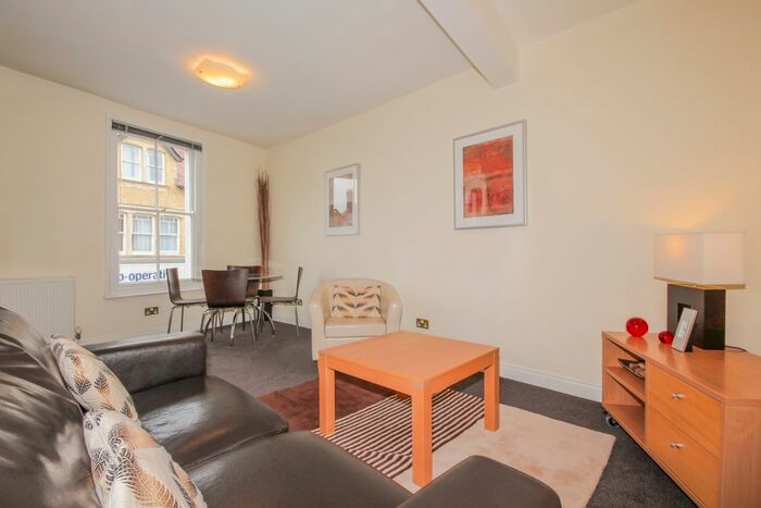 1 Bedroom Flat To Rent In Walton Street, Oxford, OX2