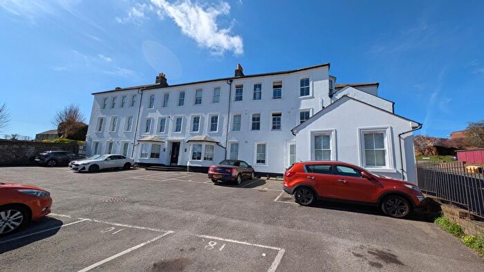 1 Bedroom Flat To Rent In Prince Of Wales House, Durham Hill, Dover, Kent, CT17