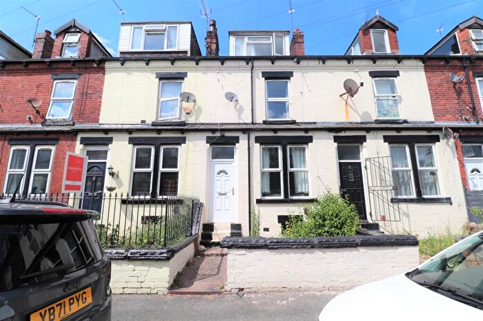 4 Bedroom Terraced House To Rent In Salisbury View, Leeds, West Yorkshire, Uk, LS12