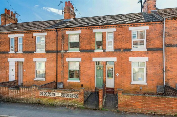 3 Bedroom Terraced House To Rent In Colwell Road, Wellingborough, NN8